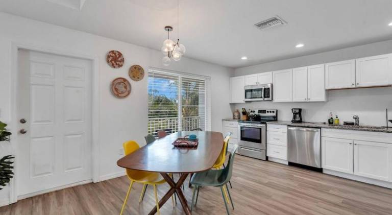 Villa with pool & jacuzzi | Pet-friendly — photo 4
