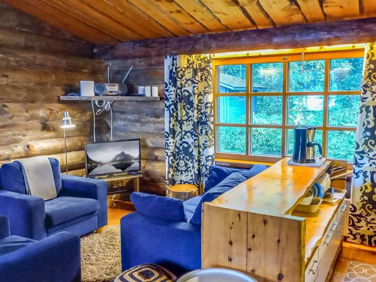 Vacation home with sauna & patio | Nature view — photo 5