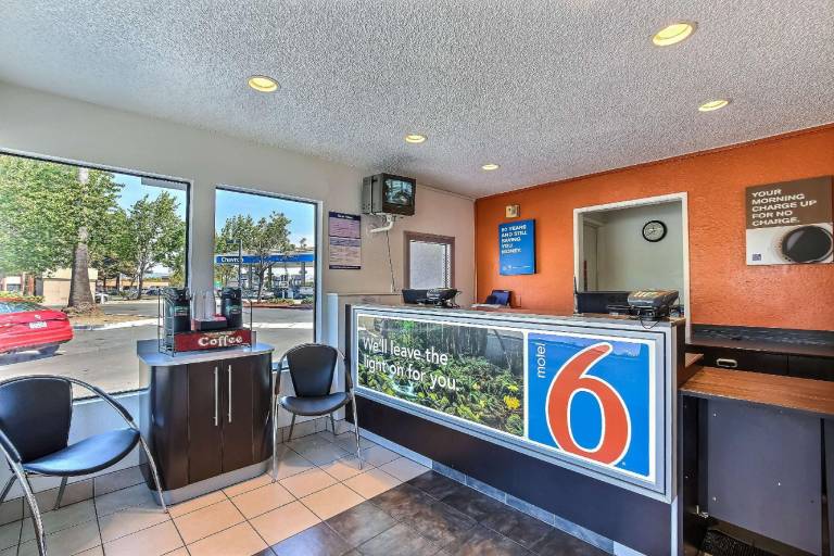 Motel 6 Pleasanton, CA — photo 3