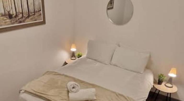 Thesiger Court Apartments - Free Private Parking - by Property Promise — photo 2