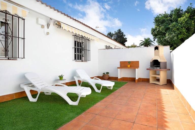 Pet-Friendly "Apartamento en la Playa con Terraza 3" close to the Beach — photo 2