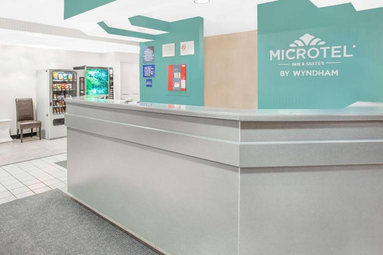 Microtel Inn & Suites by Wyndham Fond Du Lac — photo 2
