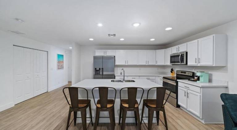 New Construction Home 10 to Beach 5 to Downtown — photo 4