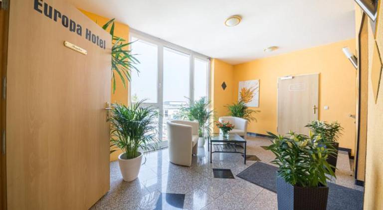 Europa Hotel Garni free parking — photo 3