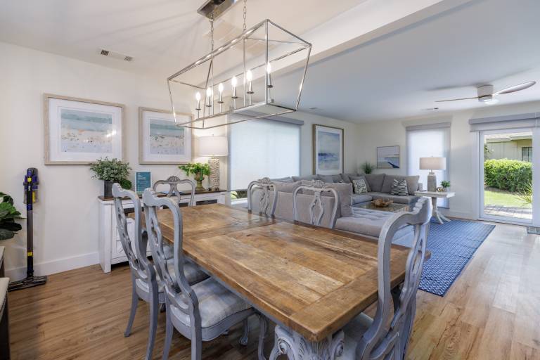 618 Queen's Grant: Stunning Villa is the perfect getaway. Free Bikes, Pool — photo 4