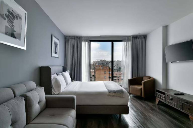 w Modern Loft Luxury Building in Chico