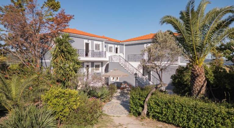 Rental apartment with pool, garden & terrace | Dogs allowed — photo 5