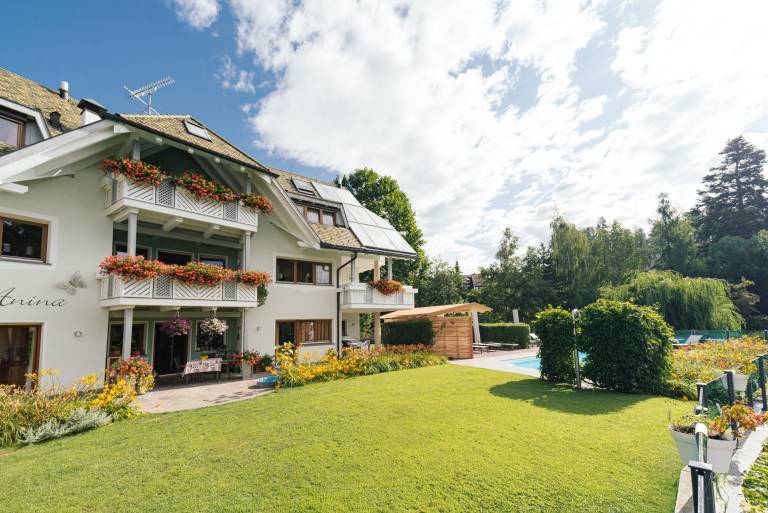 Apartment Africa in Villa Anina with Pool, Wellness Area in Renon