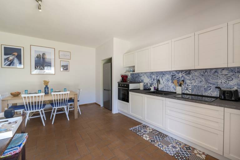 Rental apartment with pool & yard — photo 5