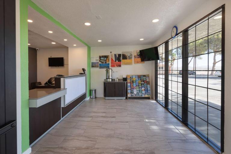 Motel 6 & Studio 6 Barstow — photo 5