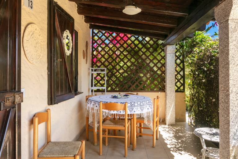 Vacation home with barbecue, yard & patio | Garden view — photo 2