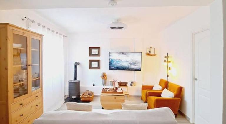 Vacation home with terrace, private pool & barbeque — photo 2