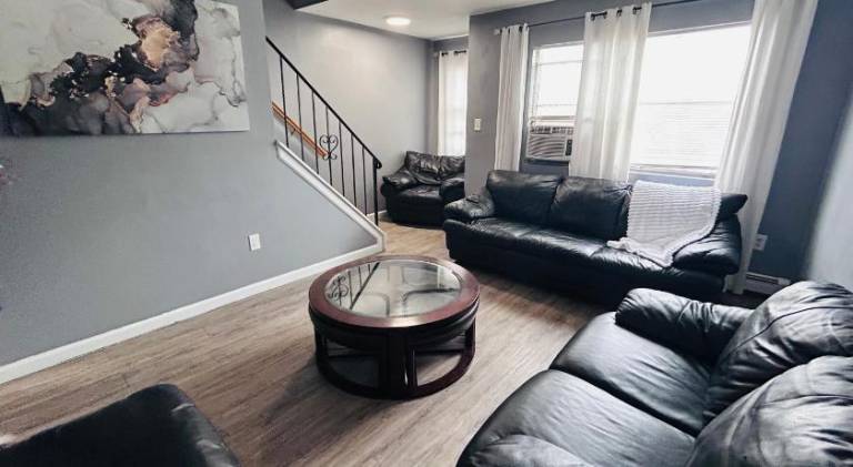 Holiday apartment | Pet-friendly in Elizabeth, NJ