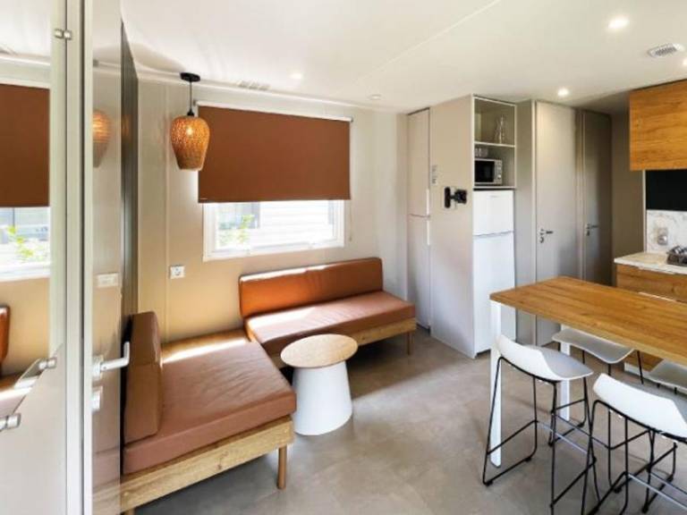 Mobile home with terrace — photo 5