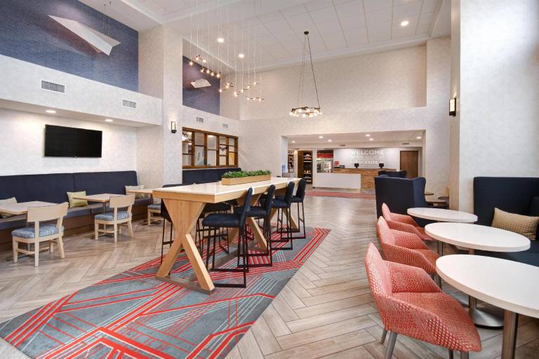 Hampton Inn & Suites Dayton-Vandalia — photo 3