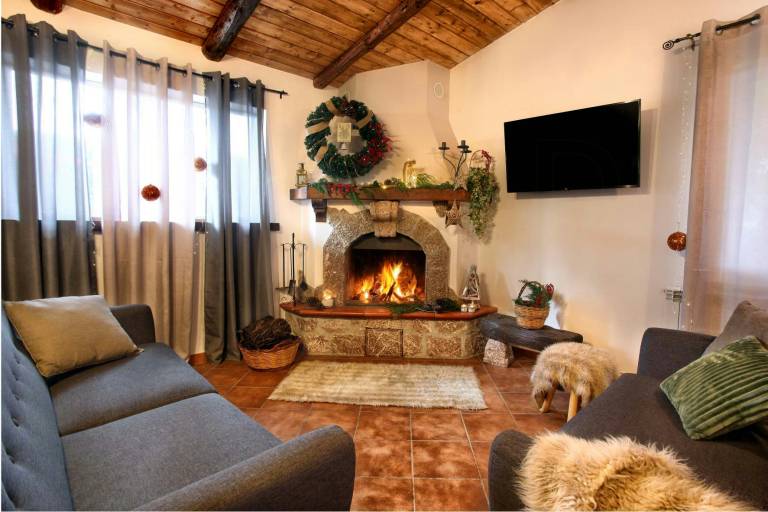 Vacation home with BBQ, garden & patio | Sea view in Messina