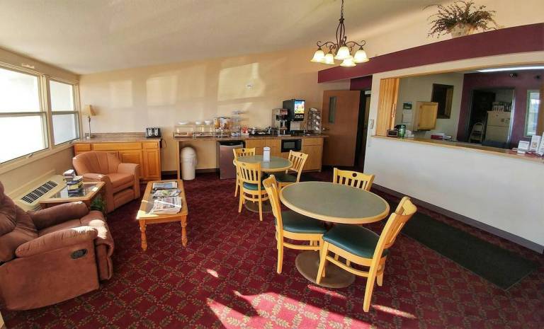 Red Carpet Inn Windom