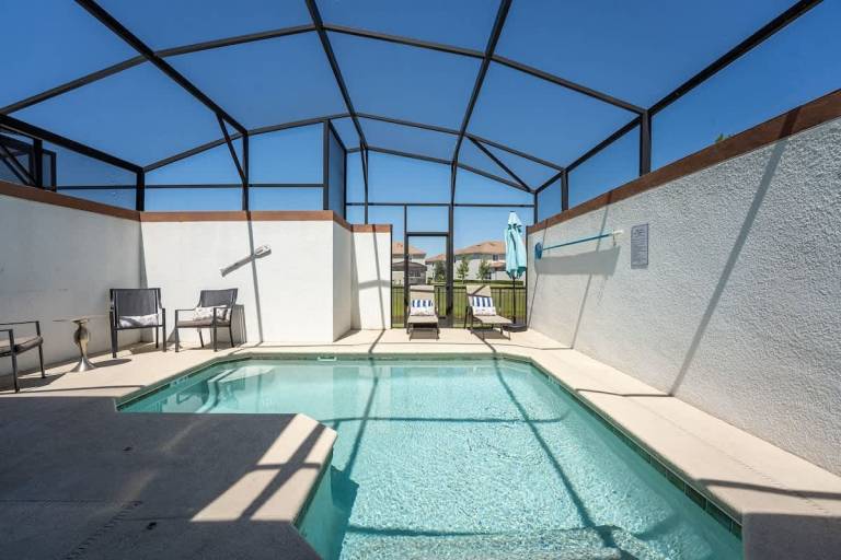 House with private pool — photo 3