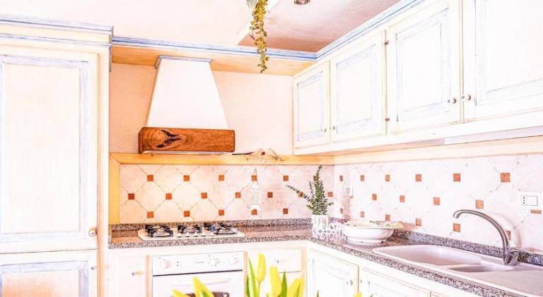 Vacation home with yard, terrace & barbecue — photo 4