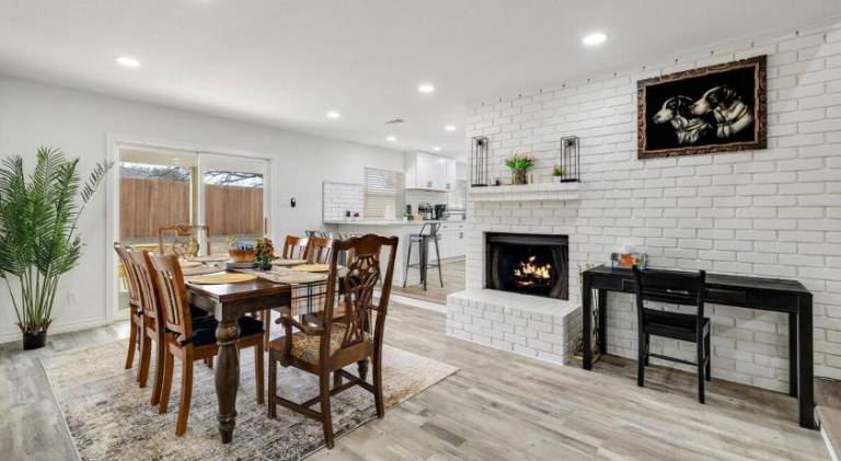 House with hot tub | Pet-friendly — photo 4