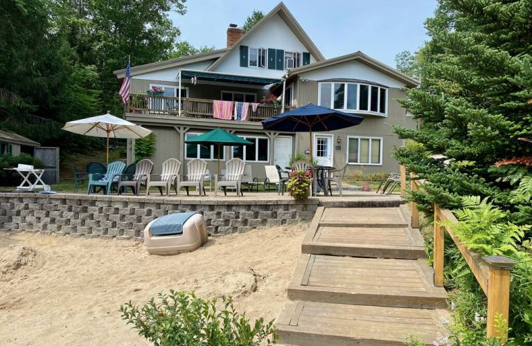 Top Ossipee Lake Shores Vacation Rentals | Tripping.com