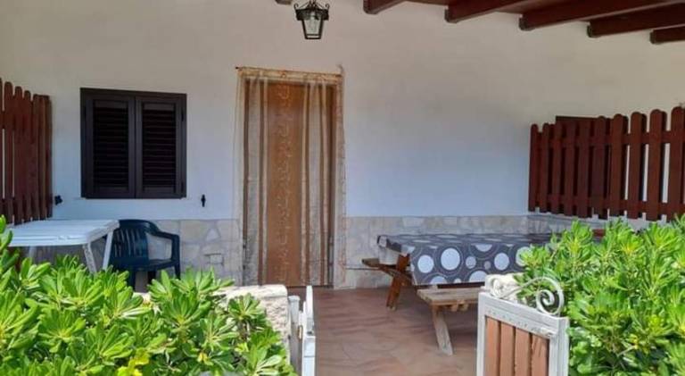 Vacation home with patio, garden & grill | Pets allowed — photo 2