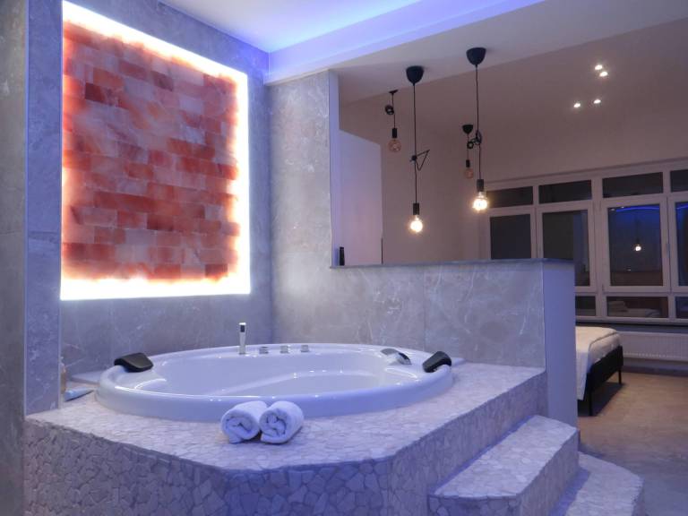 Pleasant apartment with hot tub | Beach nearby | Pets allowed — photo 5