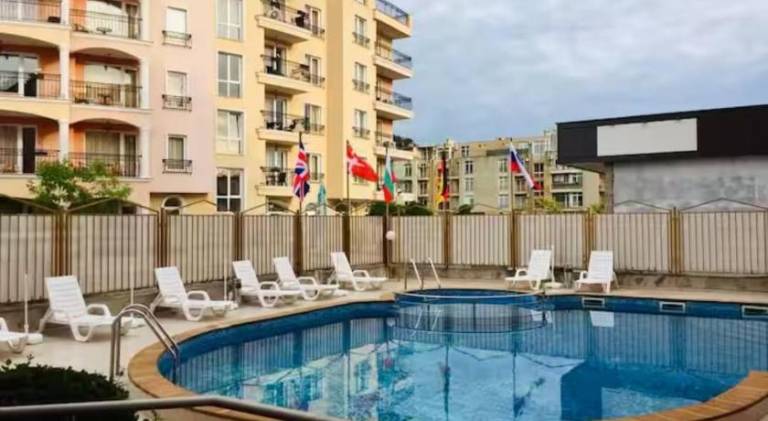 Apartment with pool | Pets allowed — photo 3