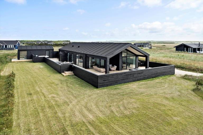 Fully equipped charming house with terrace, sauna & grill | Pets are welcome — photo 2