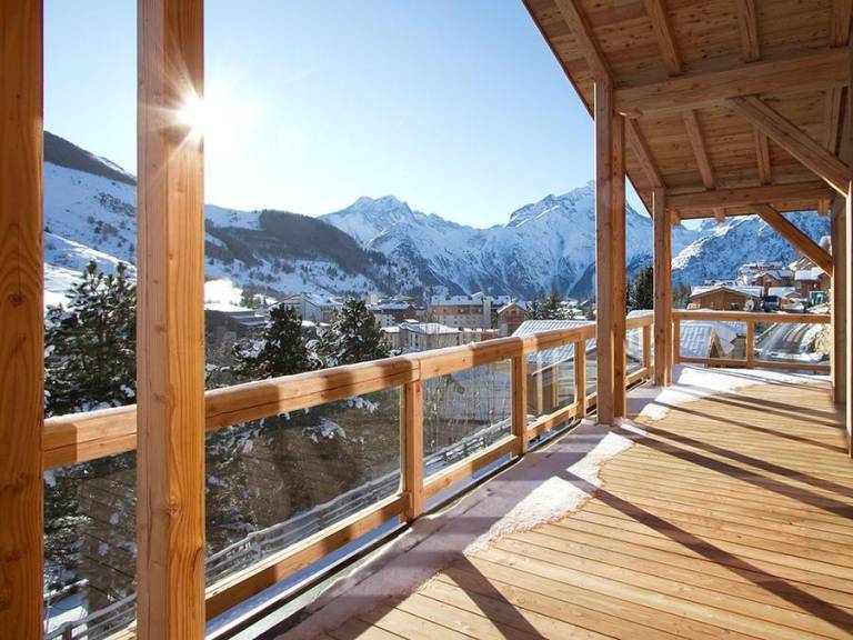 Fully equipped chalet with jacuzzi | Mountain view | Next to the ski | Pets are welcome — photo 3