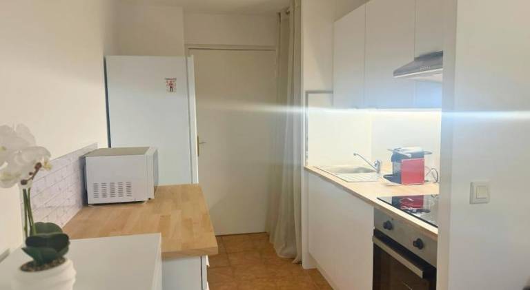 Apartment with pool — photo 4