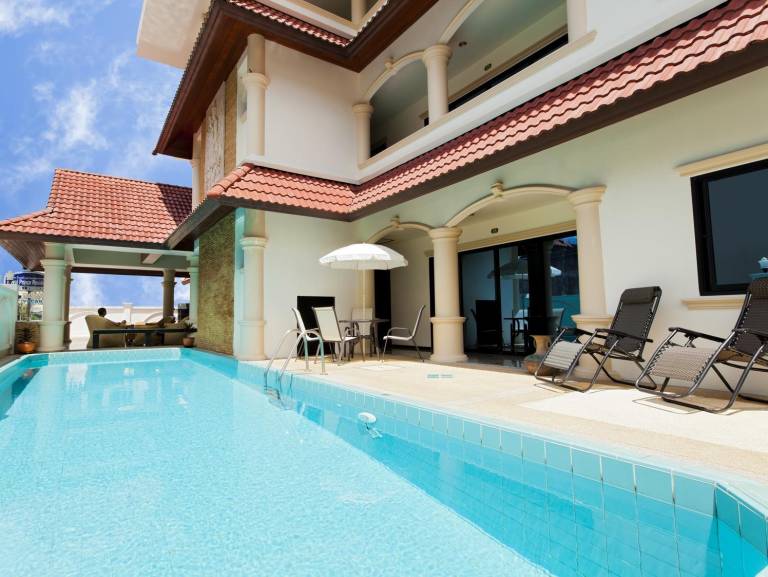 Serviced apartment with terrace, pool & garden — photo 2