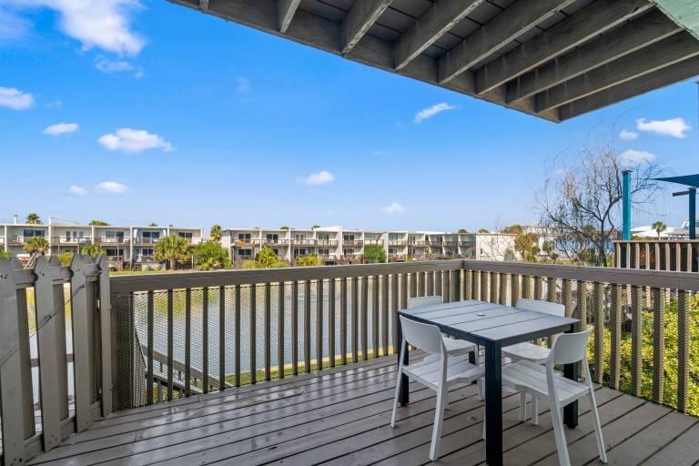 Children-friendly condo with hot tub & grill | Water view | Next to the beach | Pets allowed — photo 2