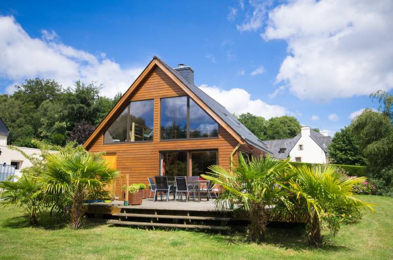 Family-oriented nice vacation home with jacuzzi, terrace & fast internet | Garden view | Pets are welcome in Pontivy