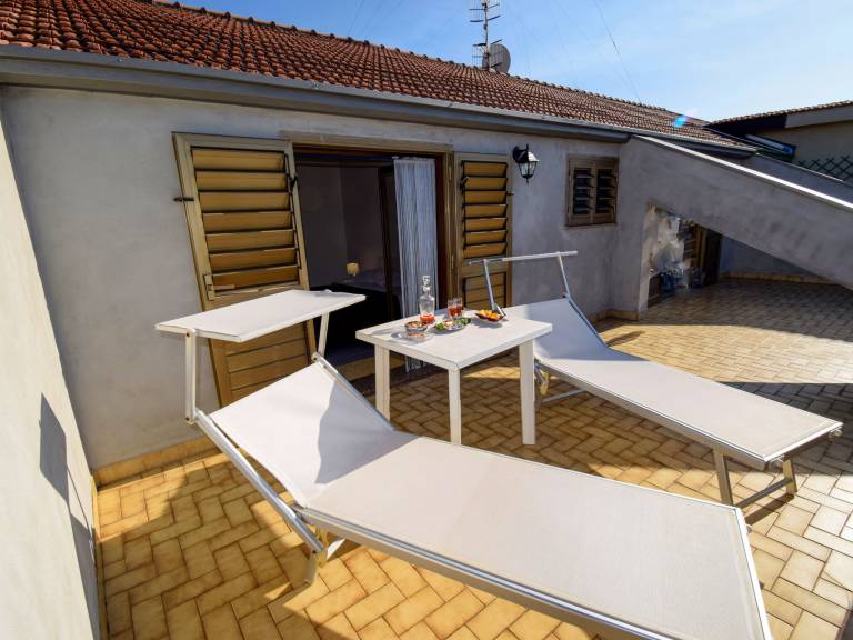 Rental apartment with terrace | Sea view — photo 4