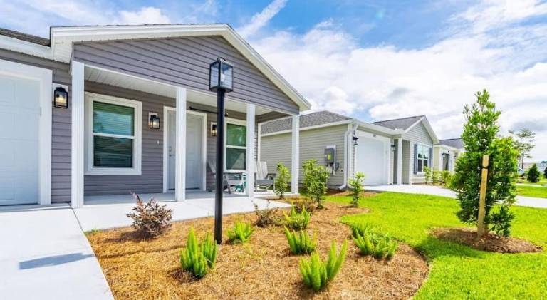 House with 2 rooms for 4 persons in Lee, FL