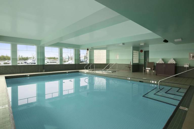 Ramada by Wyndham Surrey/Langley — photo 5