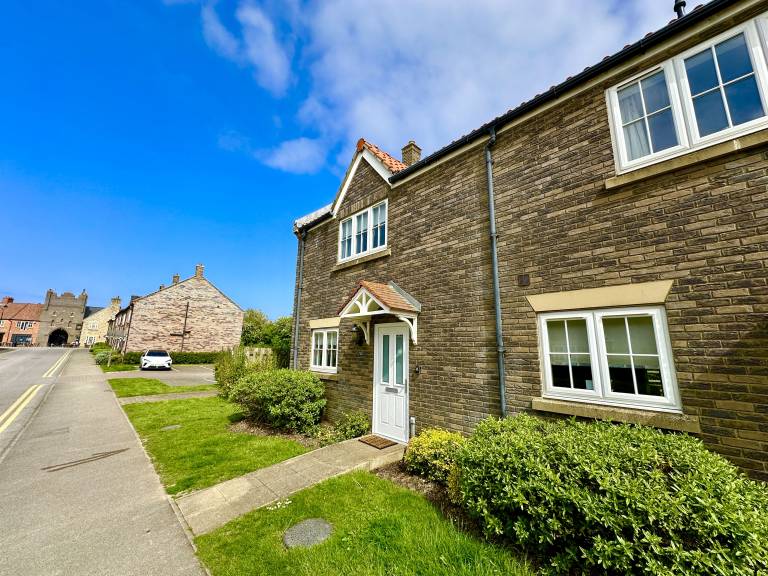 Fully equipped cottage with garden, pool & sauna | Beach view | Dogs allowed in Scarborough