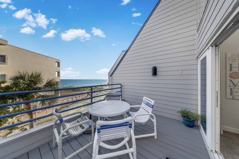 Beachfront Condo w Balcony on Manasota Key