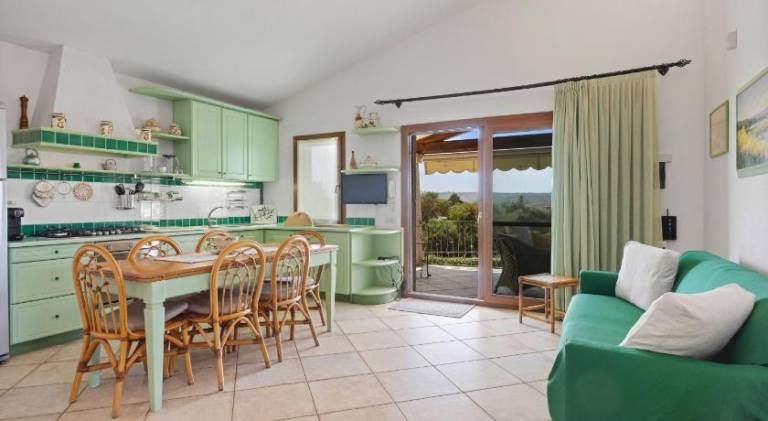 Fully equipped house with hot tub, terrace & pool | Beach nearby | Pets allowed — photo 2