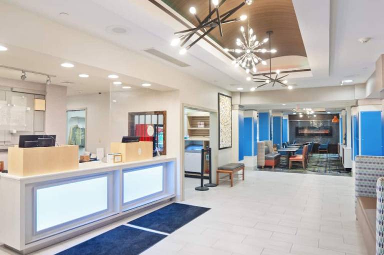 Holiday Inn Express & Suites Stroudsburg Poconos by IHG