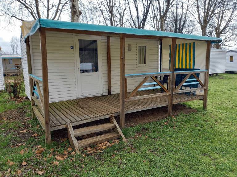 Camping-Unterkunft Athée
