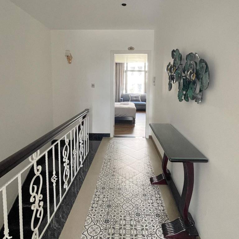 Honeysuckle Villa — photo 3