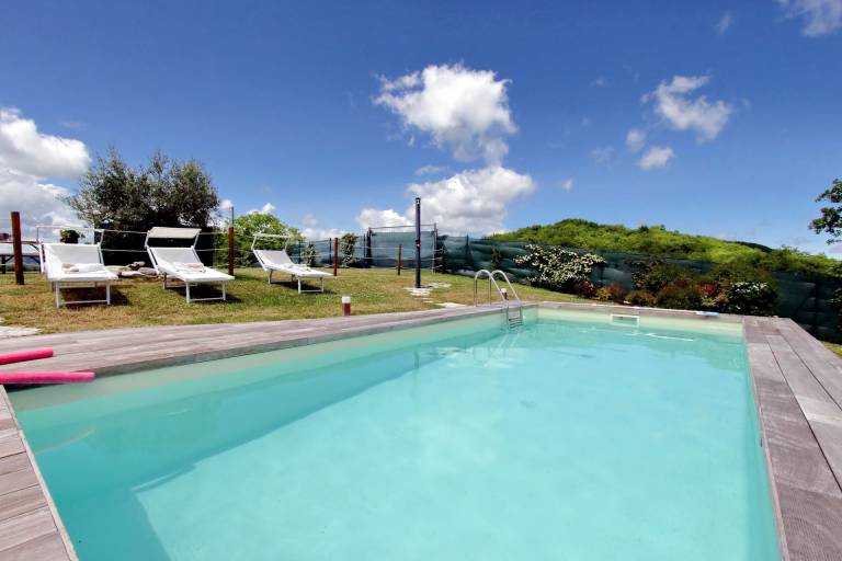 Family-friendly house with grill, private pool & garden | Pets are welcome — photo 2
