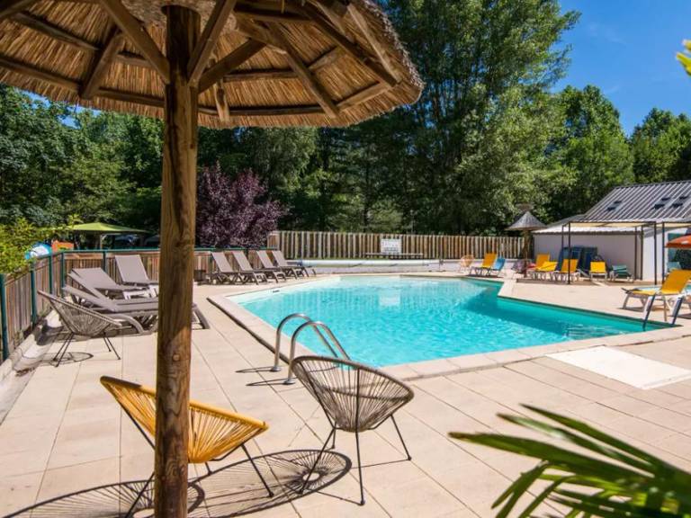 Mobile home with heated pool & patio — photo 3