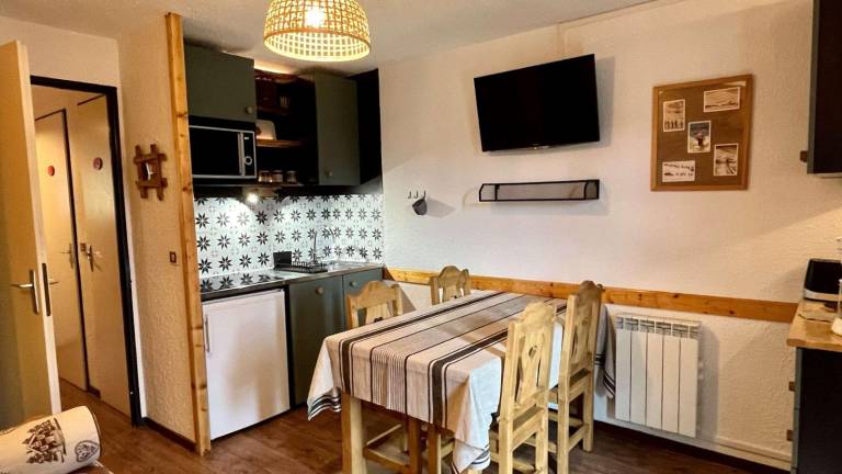 180m from shops, 2nd floor, view valley, balcony, tv, 24m², Alpe d'Huez — photo 5