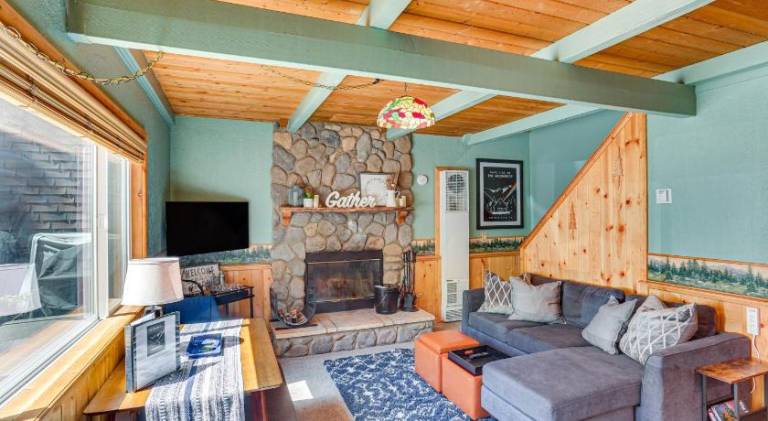 1 Mi to Snow Summit Big Bear Lake Cabin! in Big Bear Lake, CA