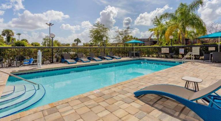Hampton Inn & Suites Orlando-International Dr. North — photo 2