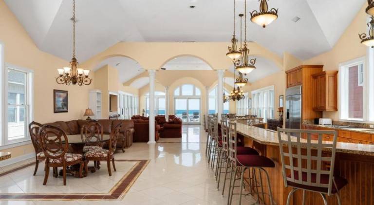 Imperial Palace 12 Bedroom Oceanfront Home — photo 4