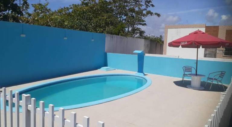 House with pool — photo 4